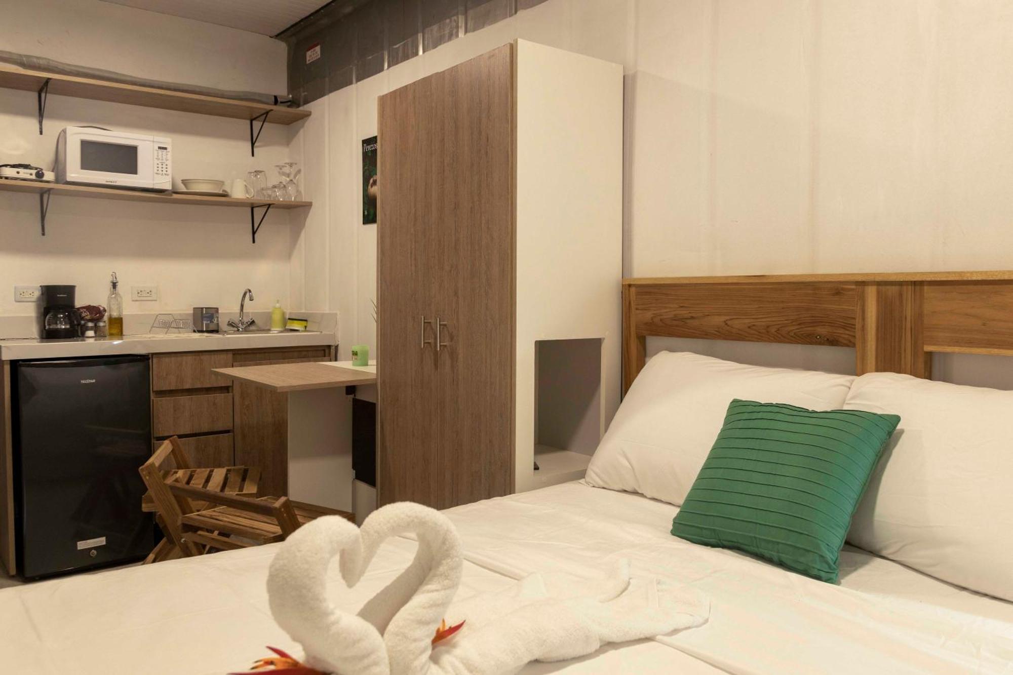 Emi'S Place Container Living Uvita Luaran gambar